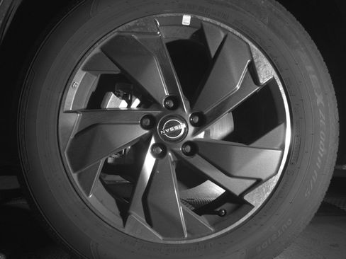 Used 2025 Nissan Rogue SV FWD image 11