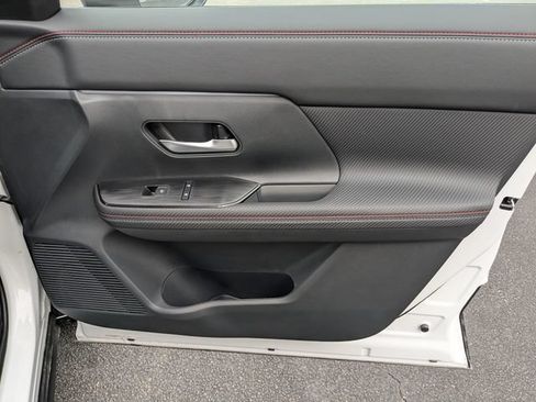 New 2026 Nissan Kicks SR w/ Cold Weather Package FWD image 29