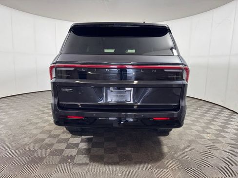 Certified 2025 Lincoln Navigator Black Label AWD/4WD image 4