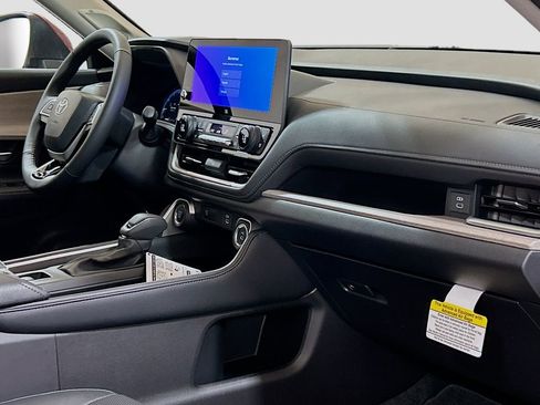 New 2026 Toyota Grand Highlander FWD image 29