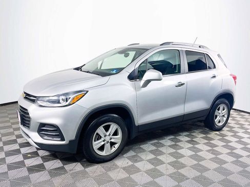 Used 2019 Chevrolet Trax LT w/ LT Convenience Package image 1