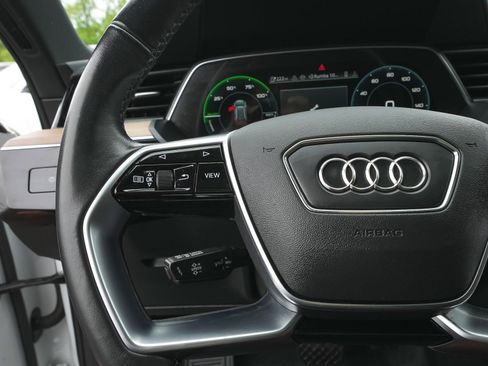 Used 2024 Audi Q8 e-tron Premium Plus AWD/4WD image 17