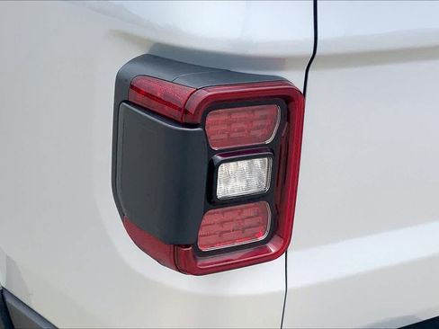 Used 2024 Jeep Gladiator Sport AWD/4WD image 43