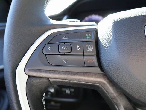 New 2025 Jeep Grand Cherokee L Limited w/ Trailer Tow Package image 28