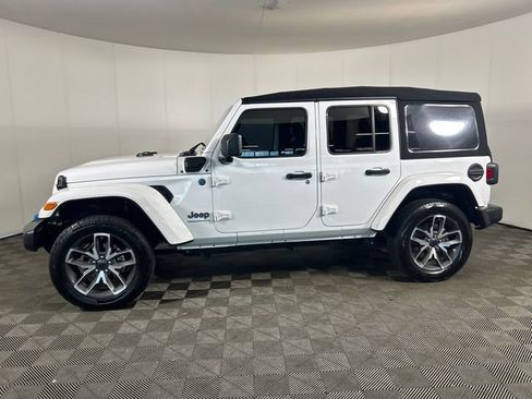Used 2024 Jeep Wrangler Unlimited AWD/4WD image 6