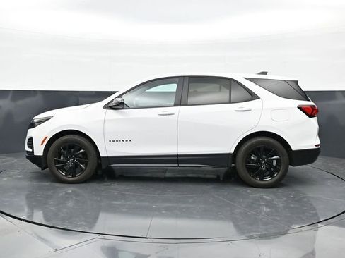 Used 2023 Chevrolet Equinox LS w/ LS Convenience Package FWD image 4
