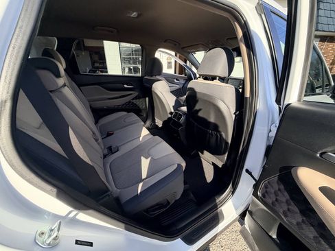 Used 2019 Hyundai Santa Fe SE FWD image 17