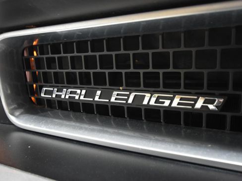 Used 2012 Dodge Challenger SRT8 image 4