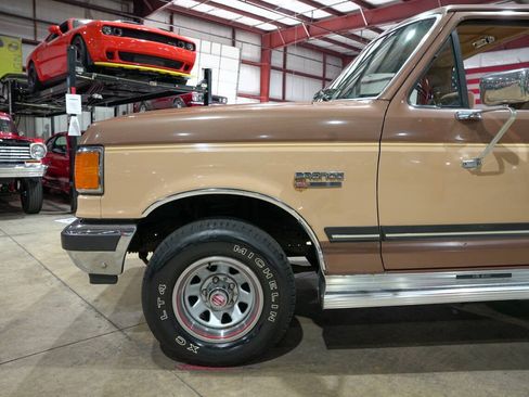 Used 1987 Ford Bronco AWD/4WD image 3