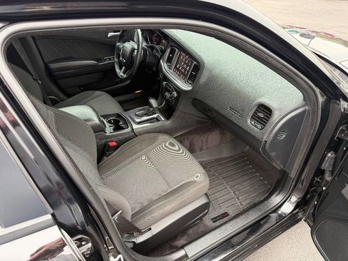 Used 2017 Dodge Charger R/T w/ Navigation & Travel Group image 25