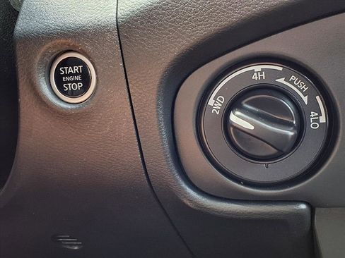 Used 2023 Nissan Frontier PRO-4X w/ Pro-4X Premium Package image 12