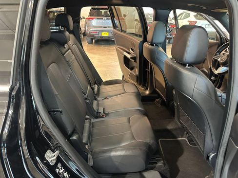 Used 2025 Mercedes-Benz GLB 250 image 41