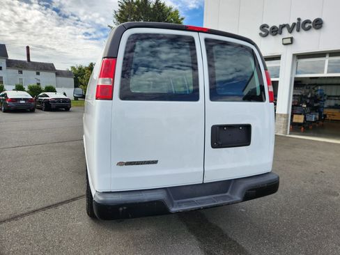 Used 2016 Chevrolet Express 2500 RWD image 13