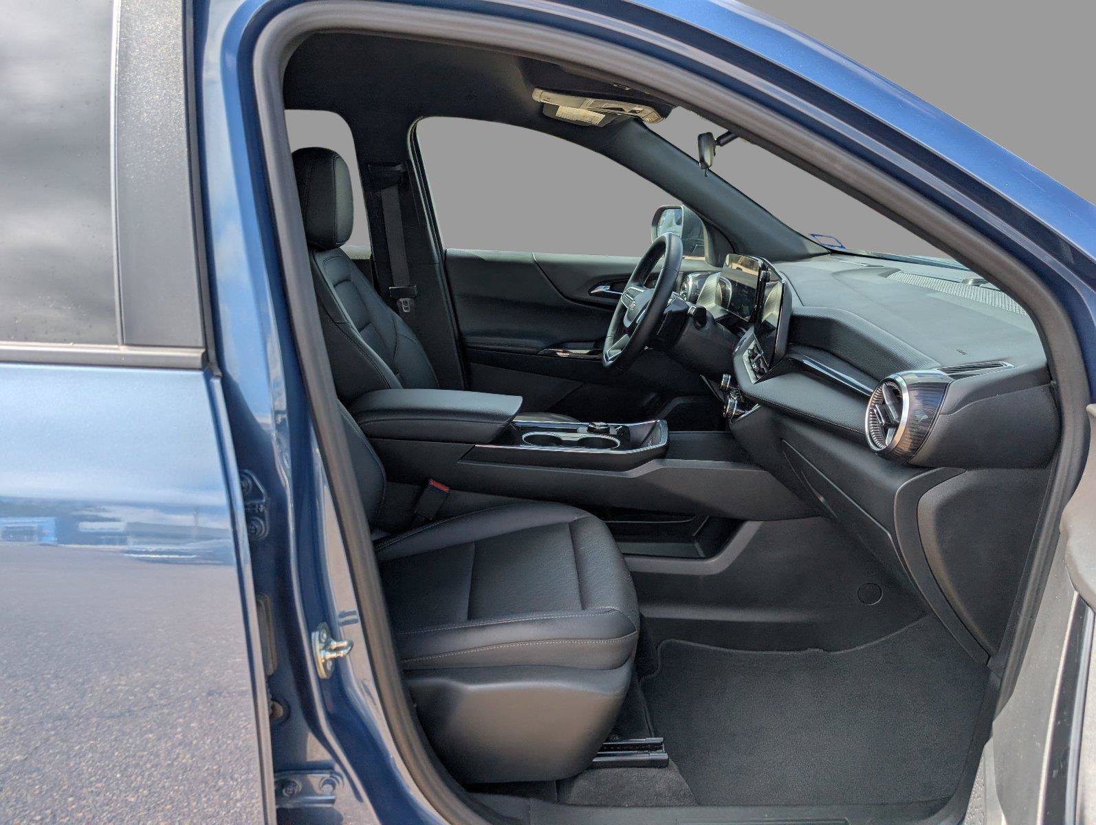 Used 2026 Chevrolet Equinox LT w/ Convenience Package II FWD image 18