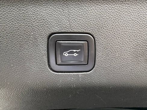 Used 2021 Chevrolet Suburban LT w/ LT Signature Package AWD/4WD image 22