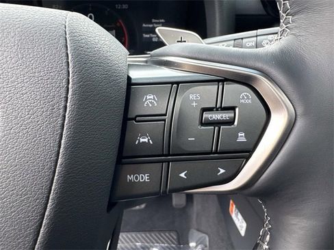 New 2025 Lexus LX 600 4WD w/ Luxury Package image 30