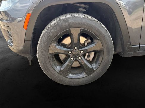 Used 2023 Jeep Grand Cherokee L Laredo AWD/4WD image 13