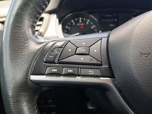 Used 2017 Nissan Rogue SL w/ SL Premium Package FWD image 19