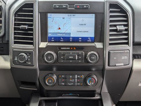 Used 2020 Ford F150 XLT w/ Equipment Group 302A Luxury AWD/4WD image 25