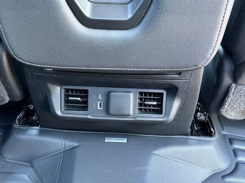 Used 2022 Chevrolet Silverado 1500 LT Trail Boss w/ LPO, Dark Essentials Package AWD/4WD image 30