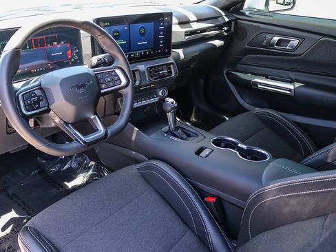 Used 2025 Ford Mustang Coupe RWD image 20