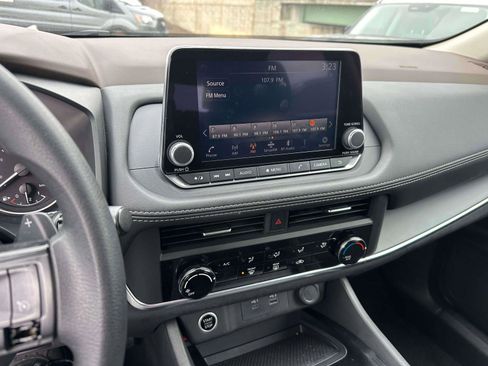 Used 2023 Nissan Rogue S image 26