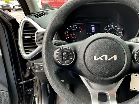 Used 2022 Kia Soul LX w/ Technology Package FWD image 10
