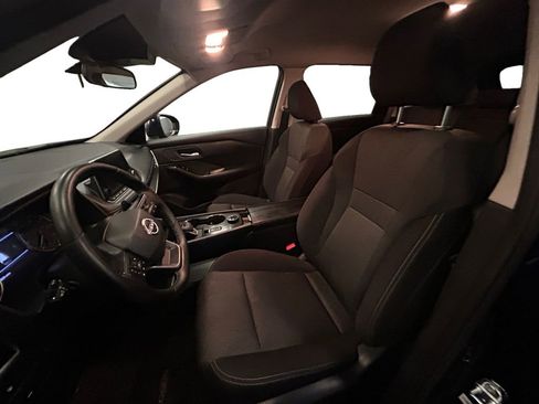 Used 2025 Nissan Rogue SV AWD/4WD image 10