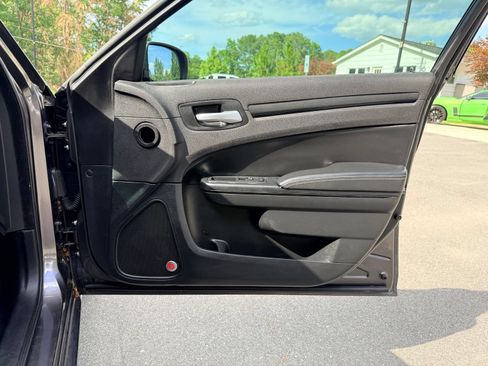 Used 2015 Chrysler 300 S RWD image 19