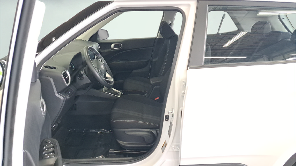 Used 2026 Hyundai Venue SEL FWD image 22
