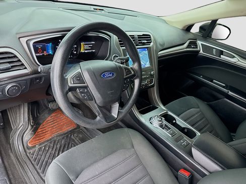 Used 2020 Ford Fusion SE FWD image 7