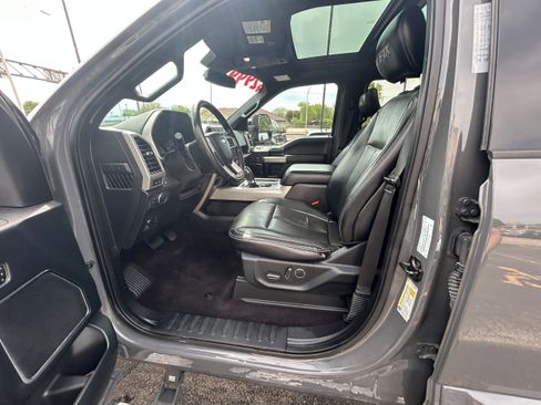 Used 2018 Ford F150 Lariat w/ Equipment Group 502A Luxury AWD/4WD image 8