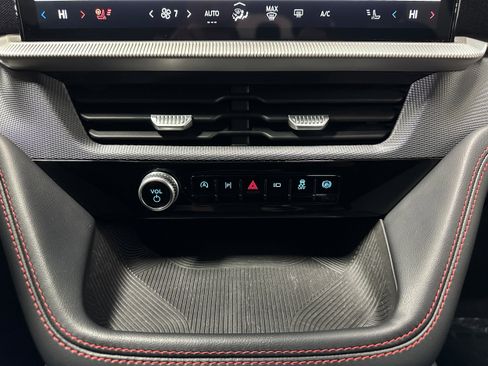 Certified 2025 Ford Explorer ST-Line image 22