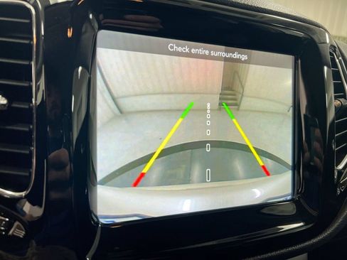 Used 2018 Jeep Compass Limited AWD/4WD image 14