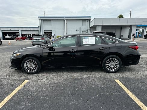 Used 2020 Toyota Avalon XLE image 8