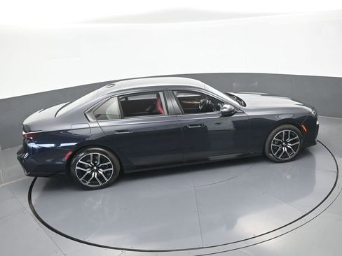 Used 2025 BMW 740i xDrive AWD/4WD image 61