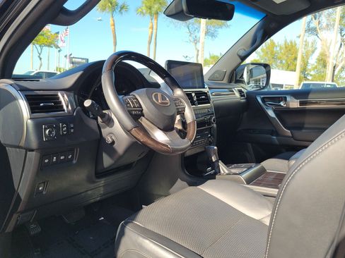 Used 2023 Lexus GX 460 Luxury image 9