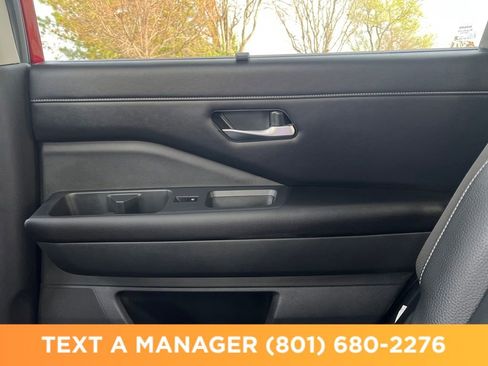 Used 2023 Nissan Pathfinder SL w/ SL Premium Package AWD/4WD image 29