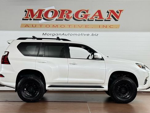 Used 2022 Lexus GX 460 image 2