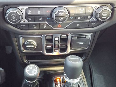 New 2025 Jeep Gladiator Sport image 14