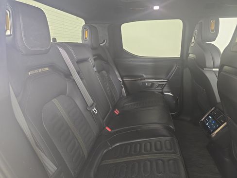 Used 2024 Rivian R1T Adventure AWD/4WD image 22