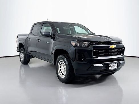 Used 2024 Chevrolet Colorado W/T RWD image 3