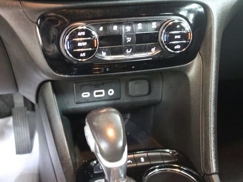 Used 2020 Buick Encore GX Select w/ Experience Buick Package FWD image 18