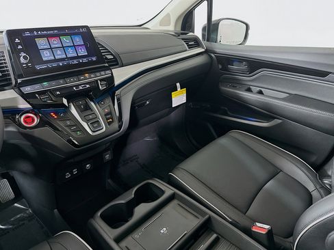 New 2026 Honda Odyssey Touring image 22