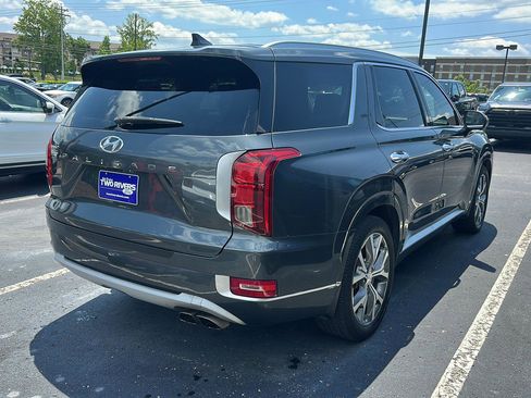 Used 2022 Hyundai Palisade Limited FWD image 3