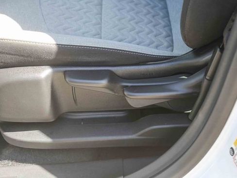 Used 2023 Chevrolet Equinox LS FWD image 22