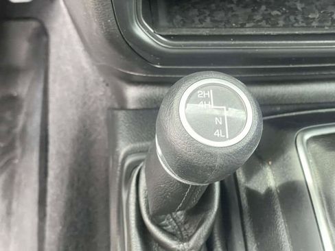 Used 2020 Jeep Wrangler Sport AWD/4WD image 29