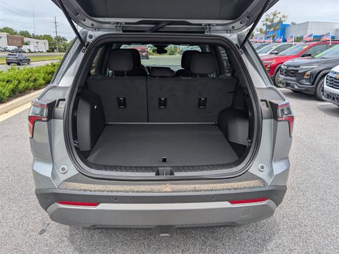 New 2026 Chevrolet Equinox LT image 8