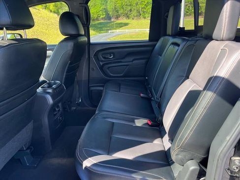 Used 2018 Nissan Titan SL w/ Midnight Edition AWD/4WD image 28