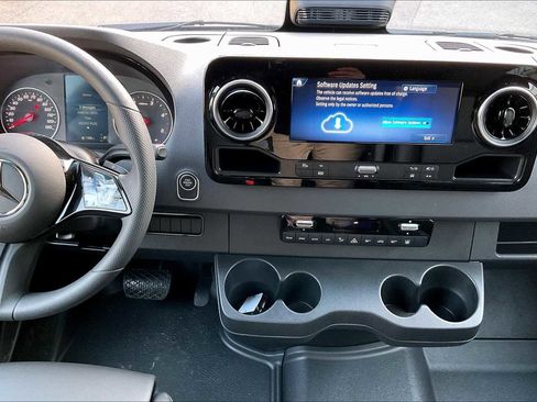 New 2025 Mercedes-Benz Sprinter 2500 image 9